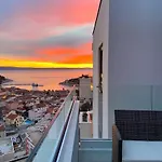 Sun&sea Deluxe Apartment,free Parking Makarska